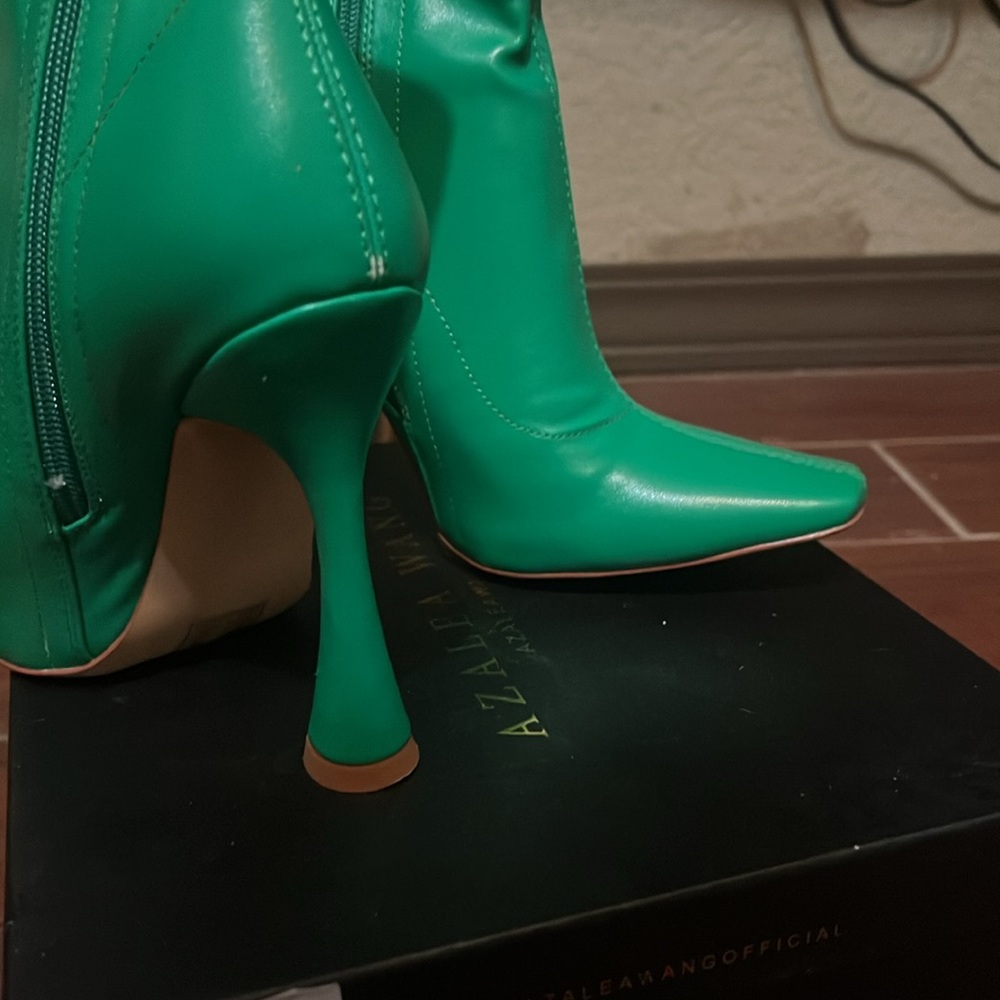 NWB!! ⭐️ Azalea Wang Neon Green Stretch Heeled Boots – Size 7 - Picture 4 of 5